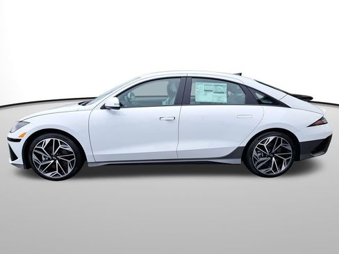 New 2025 Hyundai Ioniq 6 SEL image 9