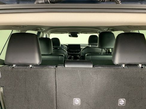 Used 2025 Toyota Grand Highlander AWD image 14