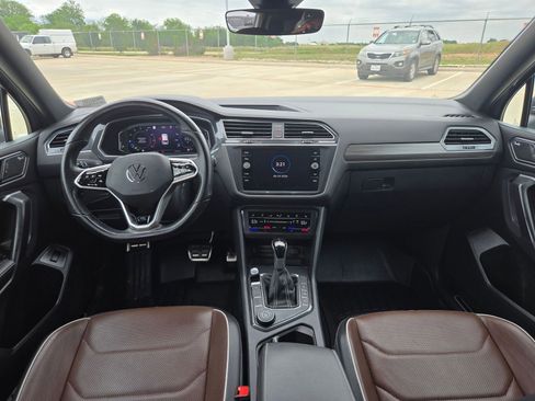 Used 2022 Volkswagen Tiguan SEL R-Line AWD/4WD image 15
