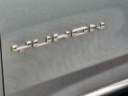 Used 2025 GMC Yukon XL Elevation image 14