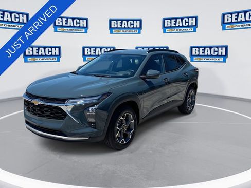 New 2026 Chevrolet Trax LT w/ Driver Confidence Package FWD image 4