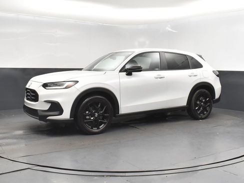 Used 2024 Honda HR-V Sport image 1