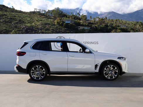 New 2026 BMW X5 sDrive40i image 8