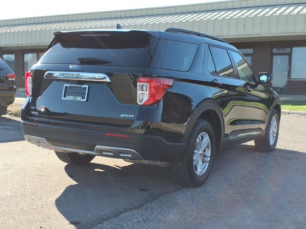 Used 2023 Ford Explorer XLT w/ Equipment Group 202A AWD/4WD image 5