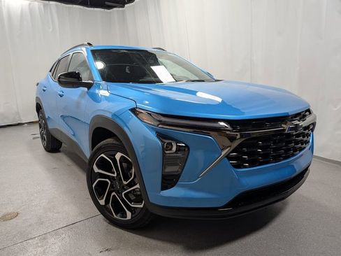 New 2026 Chevrolet Trax RS w/ Driver Confidence Package image 2