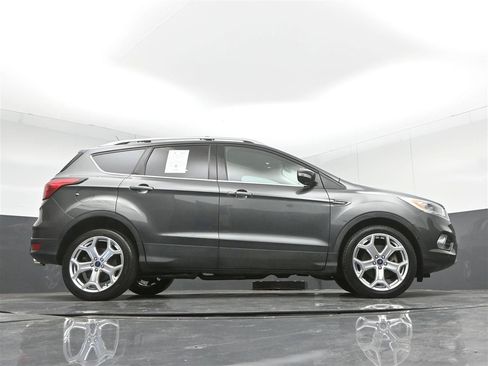 Used 2019 Ford Escape Titanium FWD image 32