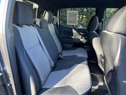 Used 2021 Toyota Tacoma TRD Sport image 31