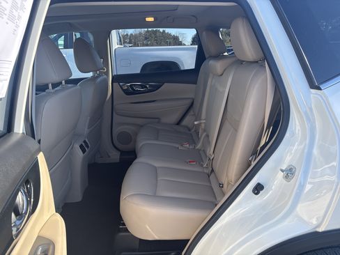 Used 2017 Nissan Rogue SL w/ SL Premium Package image 15