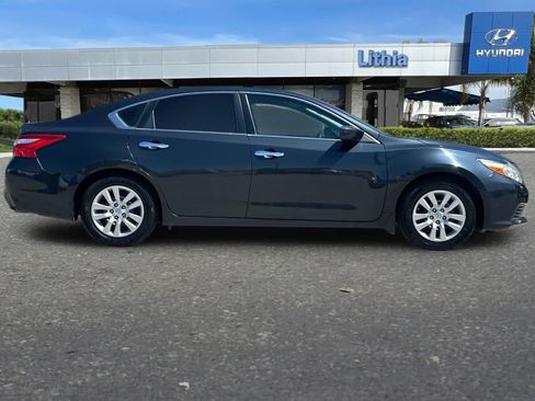Used 2016 Nissan Altima 2.5 S w/ Power Driver Seat Package FWD image 9
