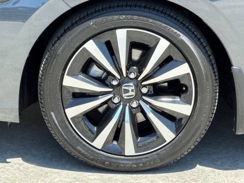 Certified 2024 Honda Civic EX image 32