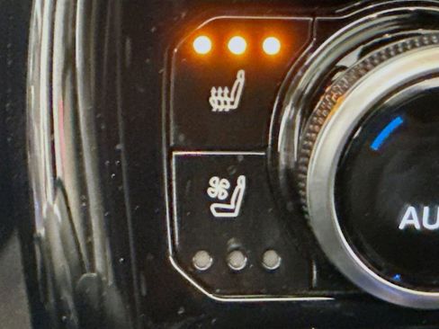 Used 2020 Toyota Highlander Limited image 20