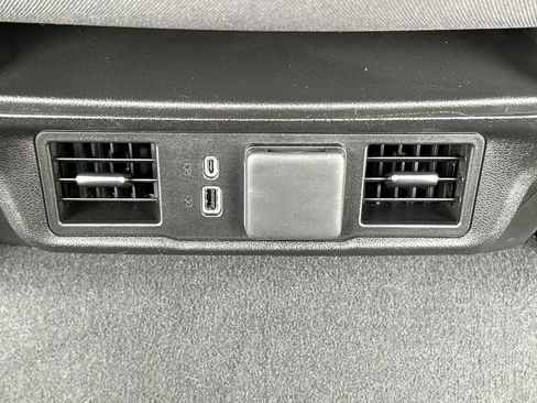 Used 2025 GMC Sierra 1500 SLE image 21