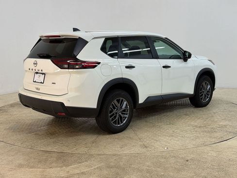 Used 2024 Nissan Rogue S AWD/4WD image 9