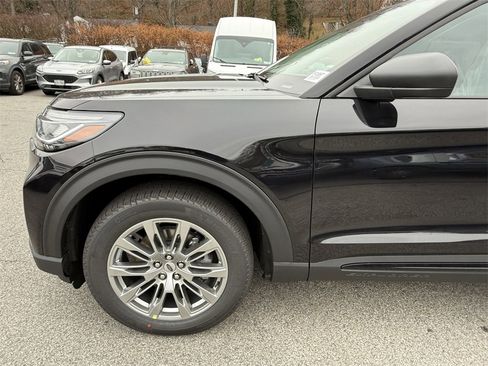 Used 2026 Ford Explorer Active w/ Active Comfort Package image 10