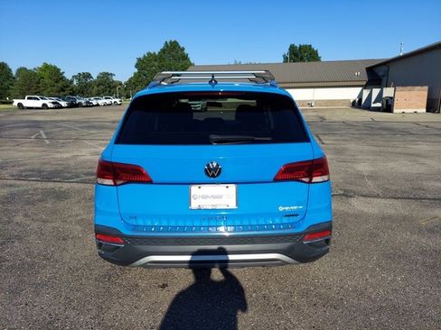 Used 2022 Volkswagen Taos SE image 20