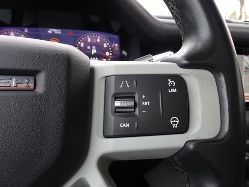 Used 2020 Land Rover Defender 110 First Edition image 34