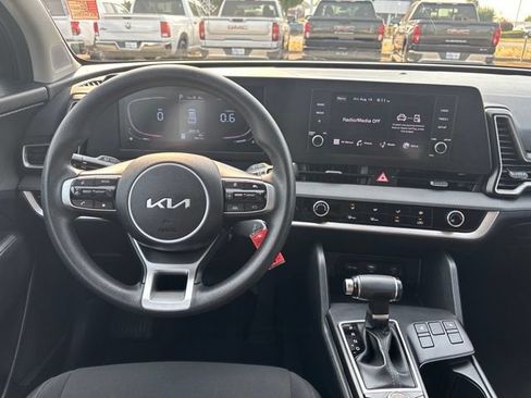 Used 2024 Kia Sportage LX AWD/4WD image 15