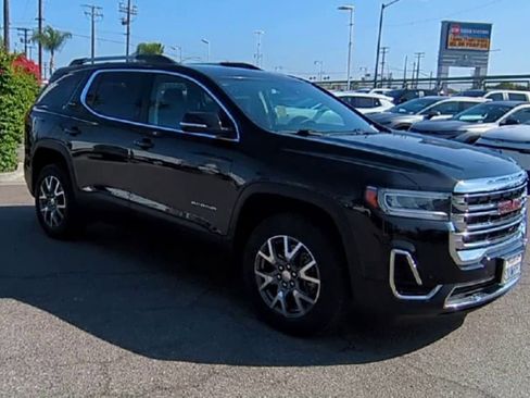 Used 2022 GMC Acadia SLE w/ Driver Convenience Package image 2