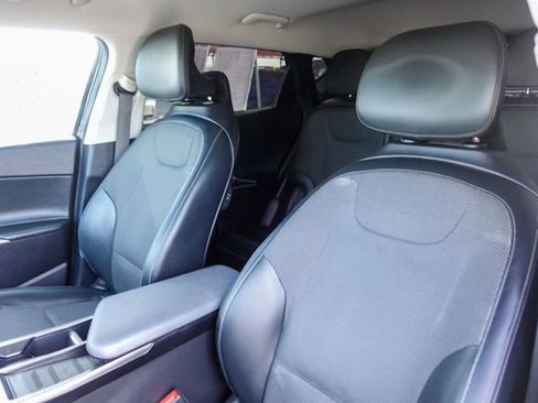 Used 2022 Kia EV6 Light image 24