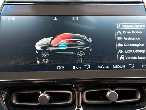 Used 2021 Aston Martin DBX image 22