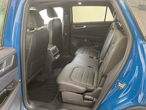 Used 2025 Volkswagen Atlas Cross Sport SEL R-Line image 8