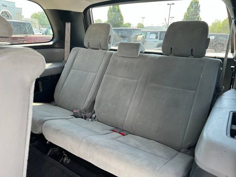 Used 2019 Toyota Sequoia SR5 AWD/4WD image 25