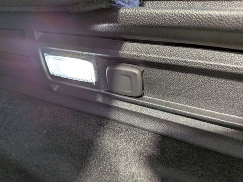 Certified 2022 Cadillac XT4 Premium Luxury w/ Enhanced Visibility Package image 15