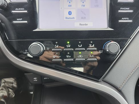 Used 2019 Toyota Camry LE w/ Convenience Package FWD image 30