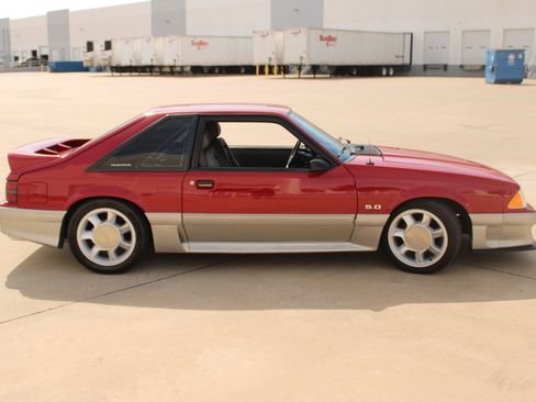 Used 1989 Ford Mustang GT RWD image 17