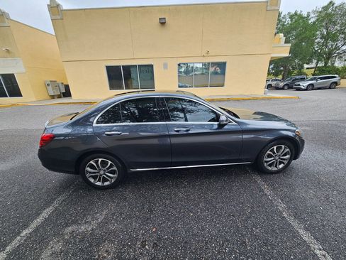 Used 2016 Mercedes-Benz C 300 4MATIC Sedan image 4