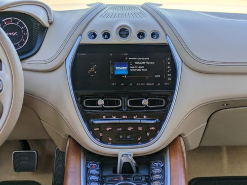 Used 2024 Aston Martin DBX image 21