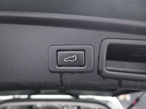 Used 2015 Subaru Forester 2.5i Limited AWD/4WD image 24