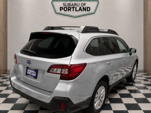Used 2019 Subaru Outback 2.5i AWD/4WD image 3
