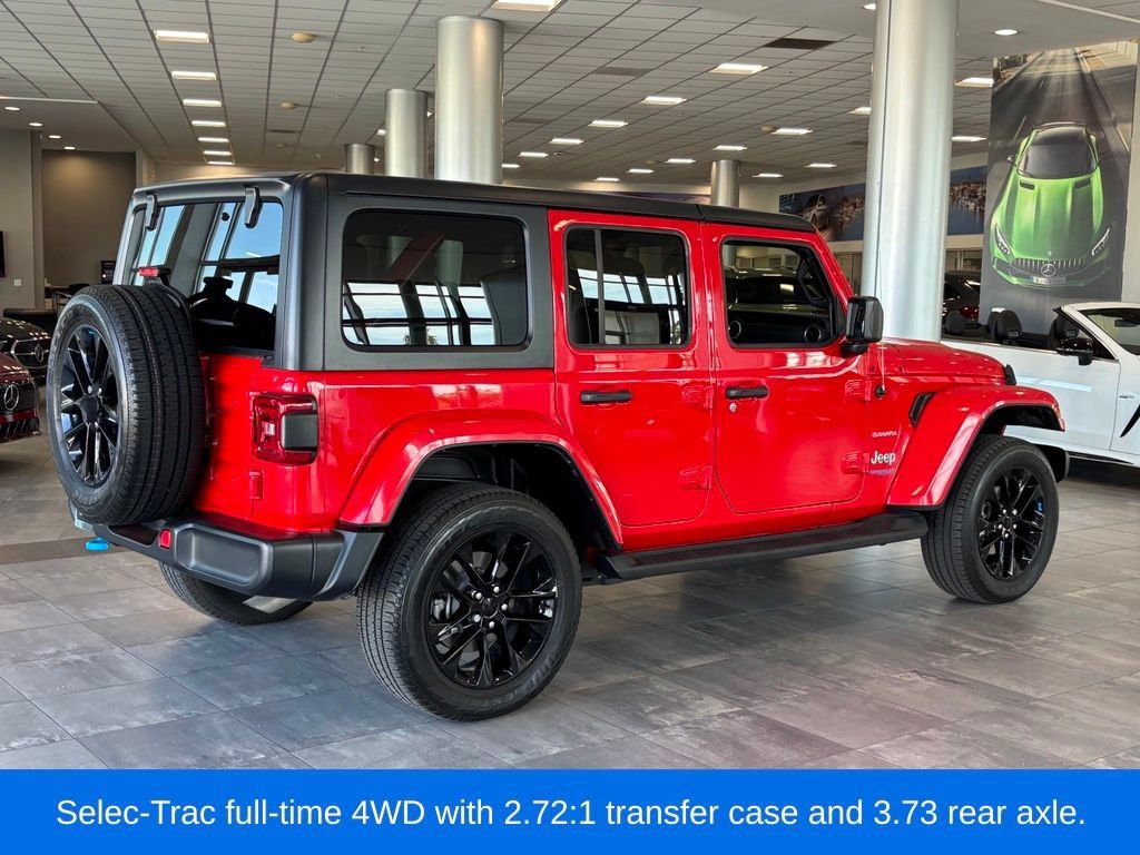Used 2022 Jeep Wrangler Unlimited Sahara AWD/4WD image 4