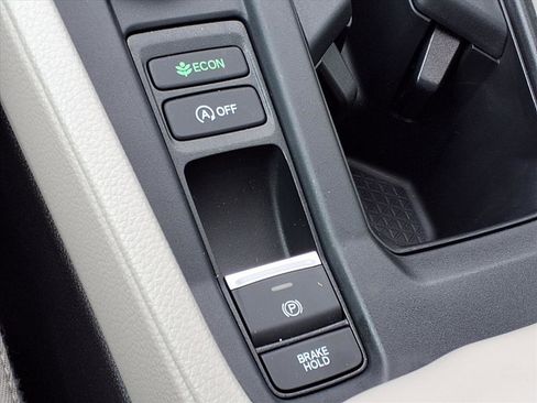 Used 2025 Honda Accord SE image 9