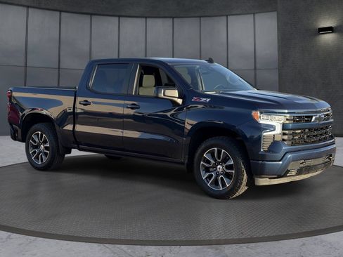 Used 2022 Chevrolet Silverado 1500 RST w/ Z71 Off-Road Package AWD/4WD image 8