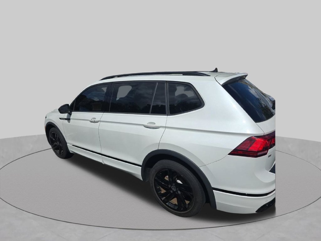 Used 2023 Volkswagen Tiguan SE R-Line FWD image 4