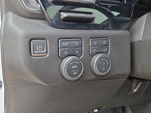 Used 2024 Chevrolet Silverado 3500 High Country w/ High Country Premium Package AWD/4WD image 26