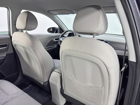 Used 2019 Kia Niro LX image 33