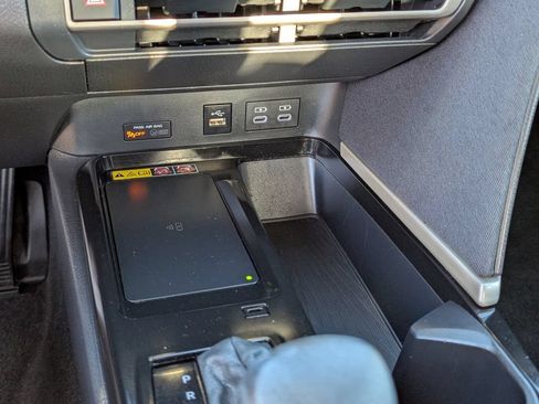Used 2025 Toyota Camry LE w/ Convenience Package AWD/4WD image 9