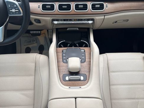 Used 2023 Mercedes-Benz GLS 580 4MATIC image 25