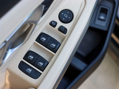 Used 2019 BMW 330i Sedan image 14