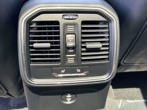 New 2025 Porsche Macan image 15