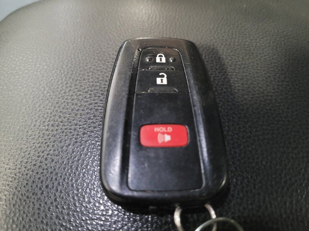 Used 2022 Toyota RAV4 XLE FWD image 32