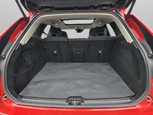 Used 2021 Volvo XC60 T5 Inscription w/ Advanced Package image 32