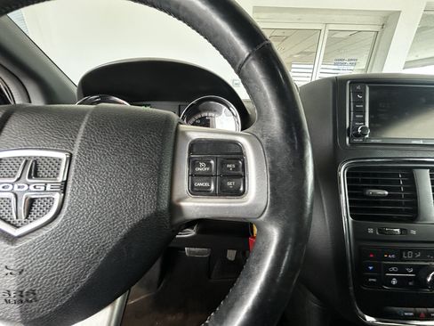 Used 2017 Dodge Grand Caravan GT FWD image 14