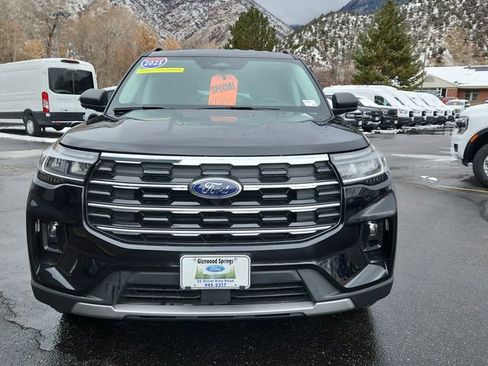 Used 2025 Ford Explorer Active w/ Active Comfort Package image 6