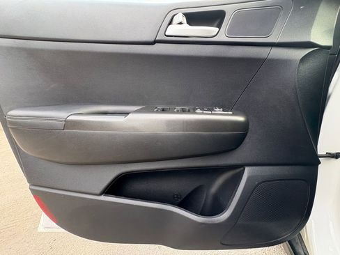 Used 2019 Kia Sportage LX image 13