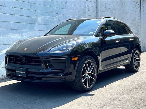 Certified 2026 Porsche Macan AWD/4WD image 1