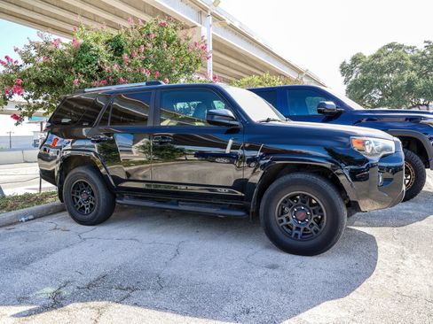 Used 2021 Toyota 4Runner SR5 AWD/4WD image 7